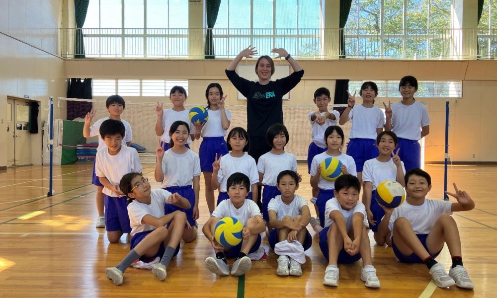楽しむことが一番！19回日本一に輝いた元Vリーガー大山未希さんの楽しいバレーボール授業
