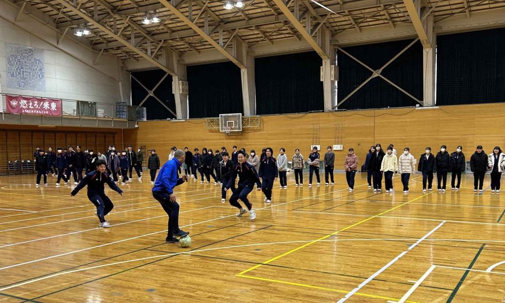 取り組み方によっては自分の学びに！元Jリーガー山内さんによる考えながら体を動かす体育の授業