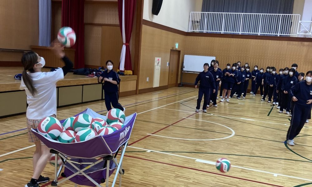 褒めて伸ばす！元・バレーボール日本代表佐藤あり紗さんによる熱血授業！