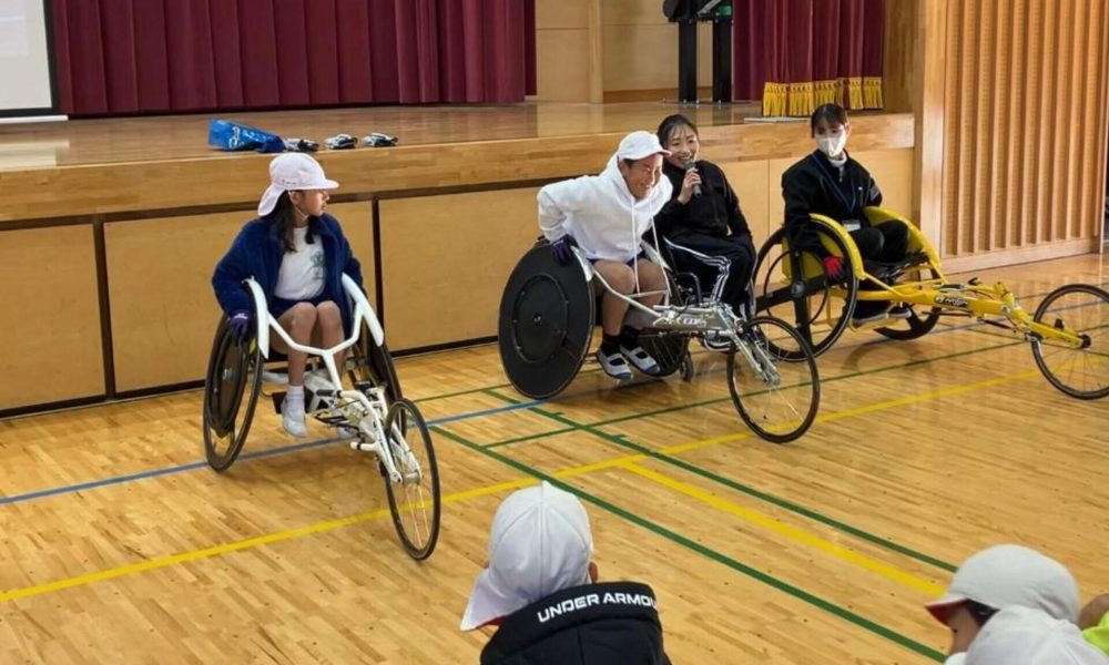 世界パラ陸上競技選手権3大会連続出場新田恵子さんの競技用車いすレーサー体験