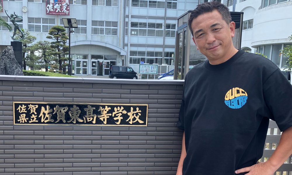 元Jリーガー中払大介さんが、夢を持つ大切さを伝える体育授業