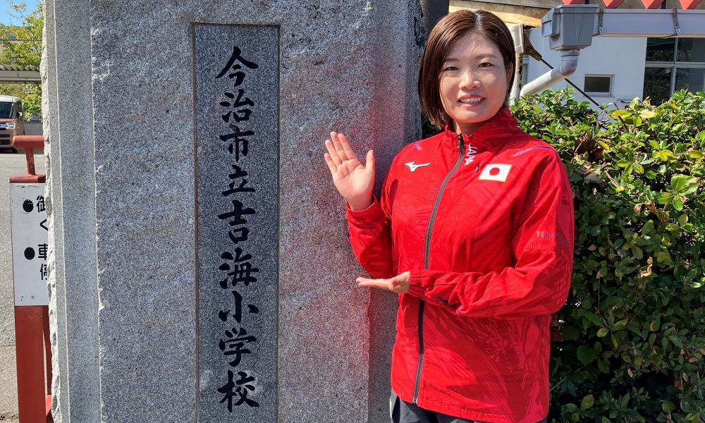 夢を叶えるために努力と感謝を。ソフトボール金メダリスト峰幸代さんの体育授業