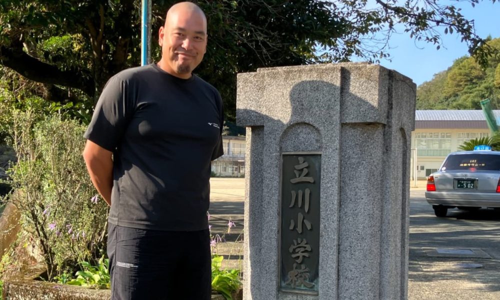「自信を持って夢を語れる人は素晴らしい！」元プロサッカー選手・紀氏隆秀さんによる、特別体育授業！