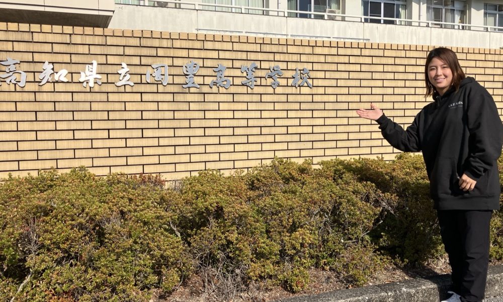 侍ジャパン元女子代表 六角彩子さんが高校生に「ベースボール５」の魅力を伝える 特別授業