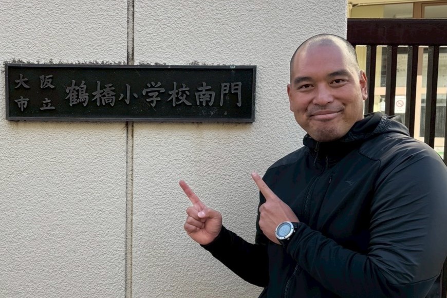 元プロサッカー選手・紀氏隆秀選手から、チームワークで重要なことと夢について学んだ特別授業！