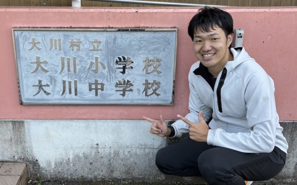 陸上元日本代表・長田拓也さんが速く走れるコツを、スタートの姿勢から丁寧に伝授する特別授業