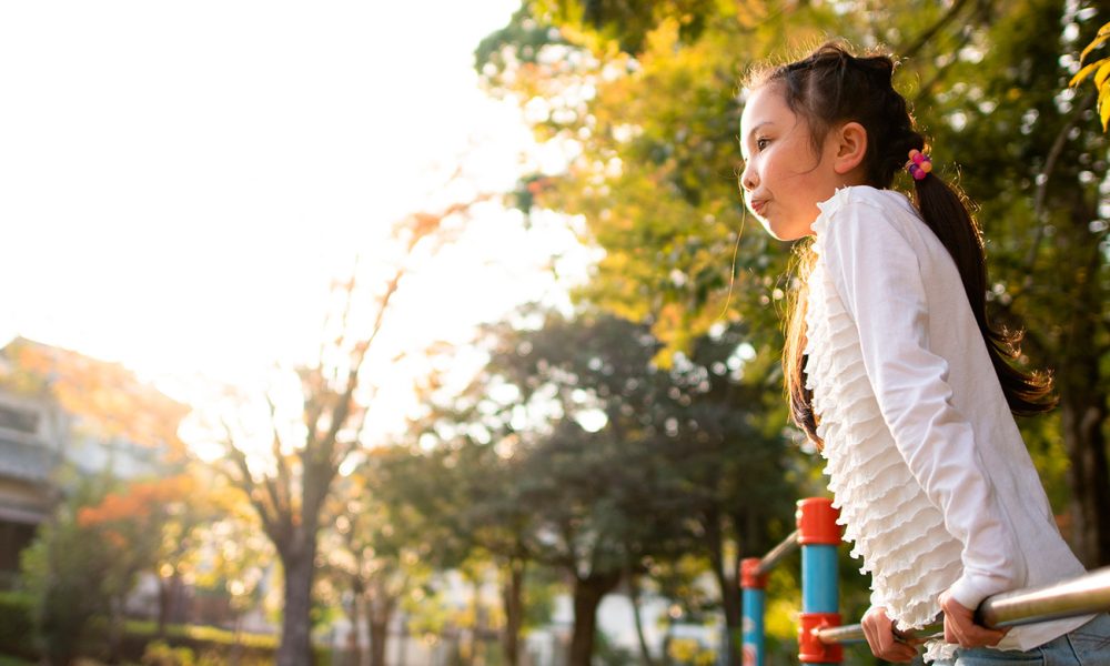 小学生低学年・高学年・難易度別！鉄棒の技一覧！