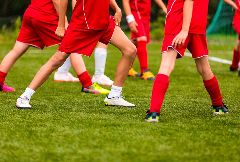 サッカーのトレーニング・練習後に取り入れたいストレッチのやり方・方法 DCマガジン