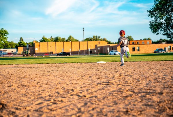 幼児・小学生低学年には野球入門のティーボールがおすすめ！ルールや遊び方をご紹介