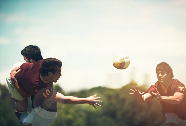 小学生・中学生向け簡単解説】ラグビーのパスの種類とルール