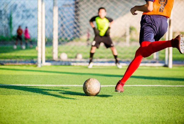 少年サッカー（8人制）と11人制のサッカーの違いは？ルールや規格の違いを徹底解説！
