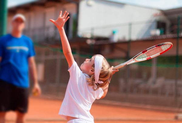 小学生・初心者必見！テニスのサーブの種類とやり方をご紹介