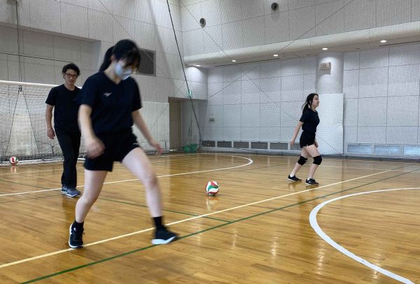 【小学生・中学生の初心者向け】バレーのアタックの花形「スパイク」を種類別に簡単解説