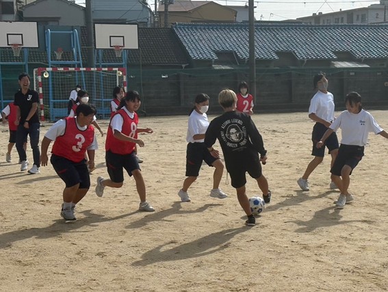 小中学生が日本フットサル界のレジェンドやプロ選手に教わる継続の大切さ！