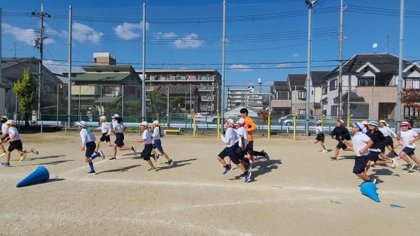 小学生が「現役」スポーツ選手からスポーツを学ぶ授業！個人指導も受けられる！