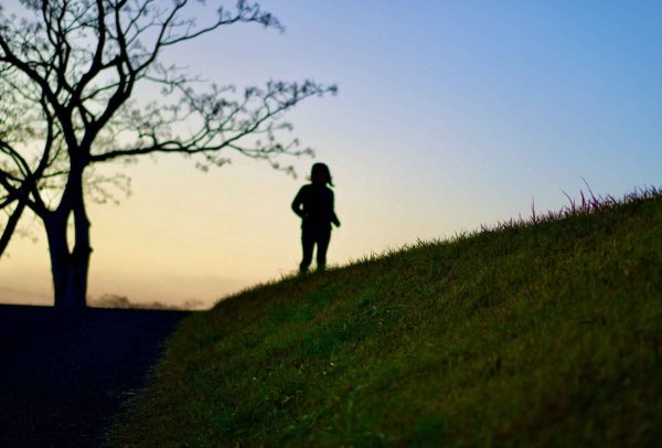 夜ランニングは怖い？女性や子どもが安全に効果の高いランニングを続けるためのポイント
